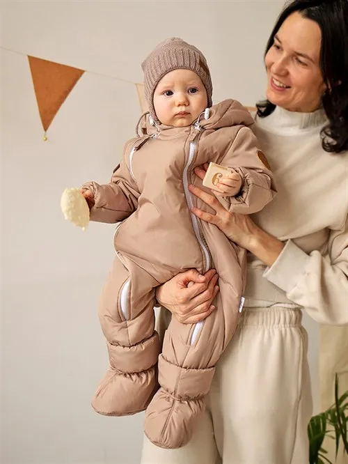 Шапка демисезон с помпоном Lapland coffe